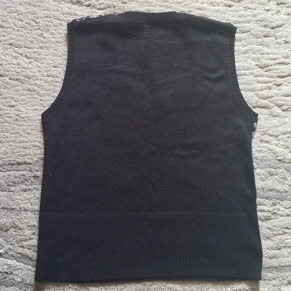 Silver and black geometric sweater vest - Picture 3 of 3